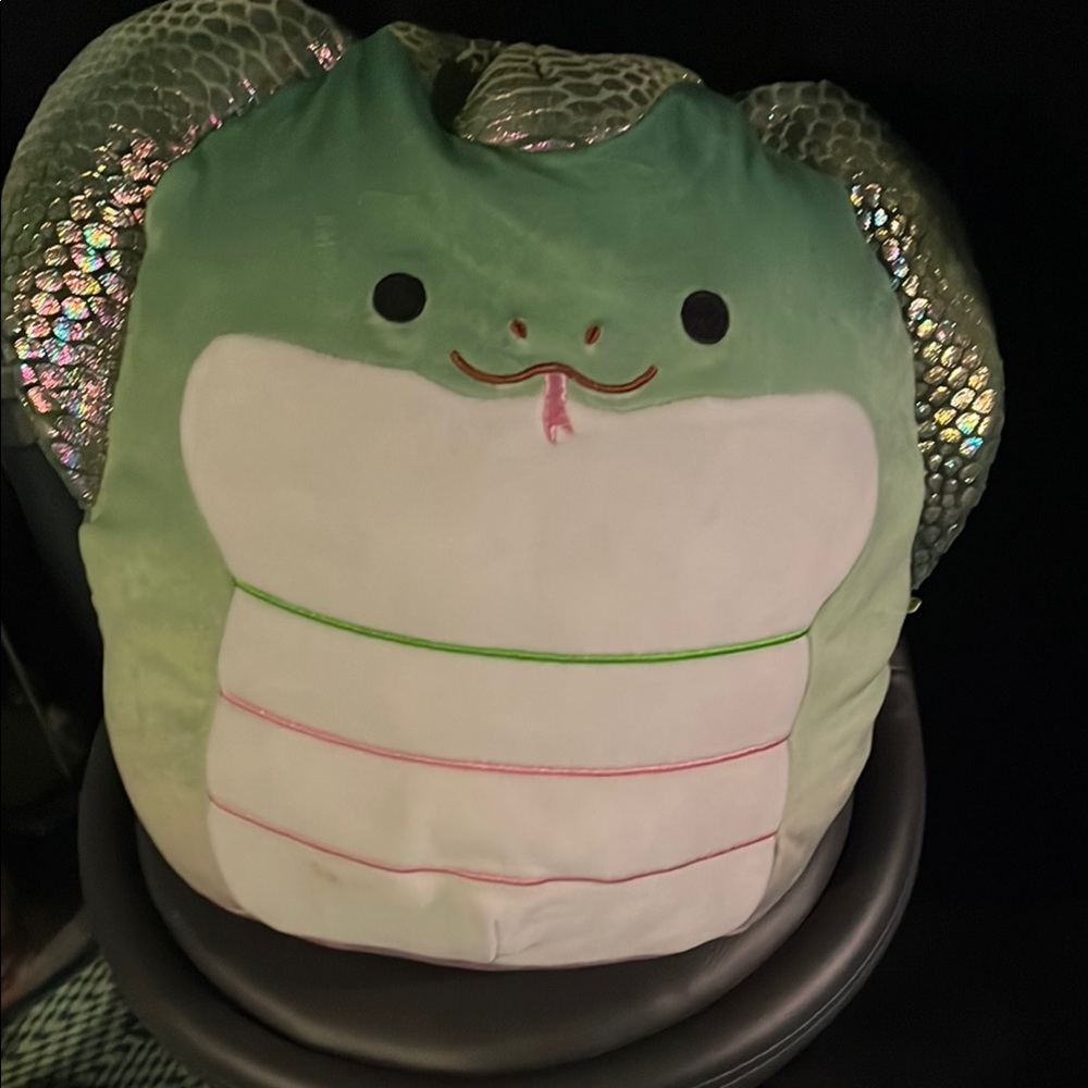 Cobra 14in squishmallow